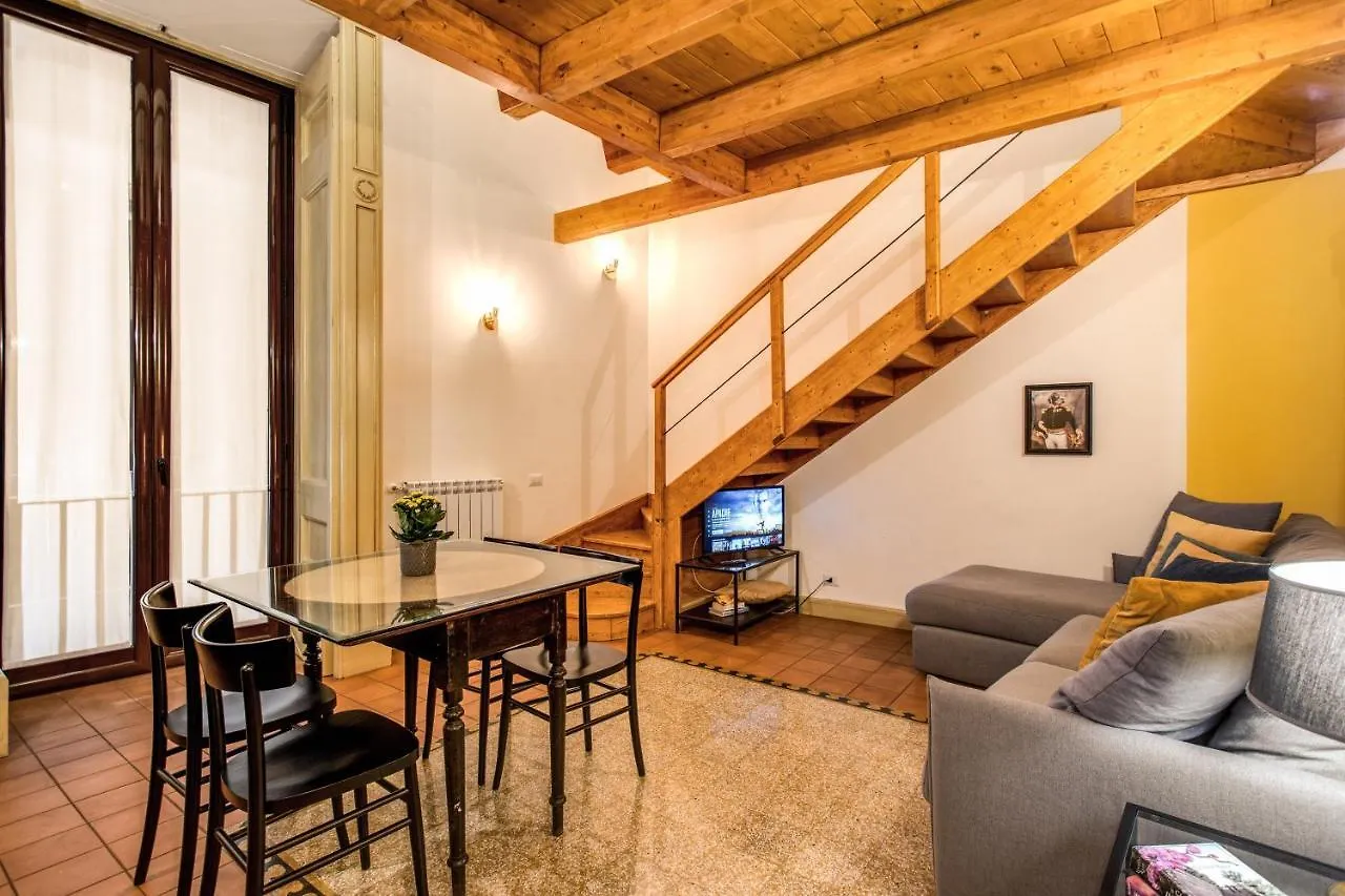 Casa Hosteno Naples 2*,